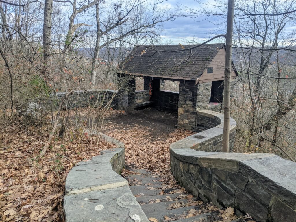 A shelter with a scenic overlook at the Crag, overlooking the Oakdale Trail and the Orange Reservoir.