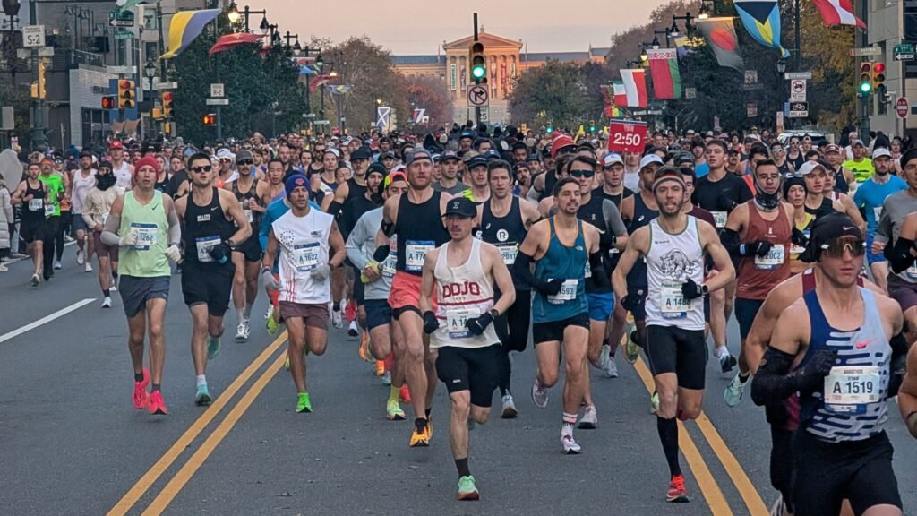 First wave of the 2025 Philadelphia Marathon.