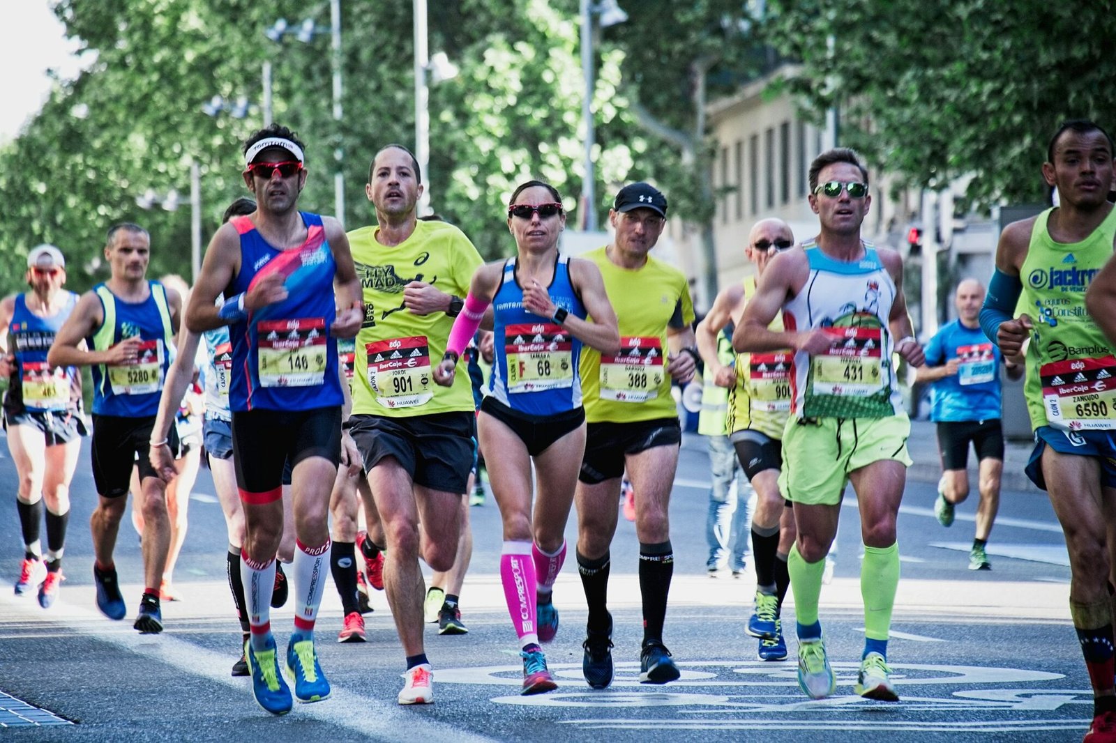 A group of marathon runners who look pretty fast.