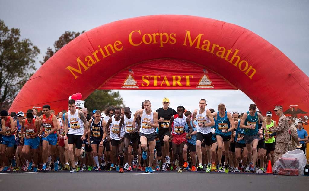 Runners at the start of the Marine Corps Marathon