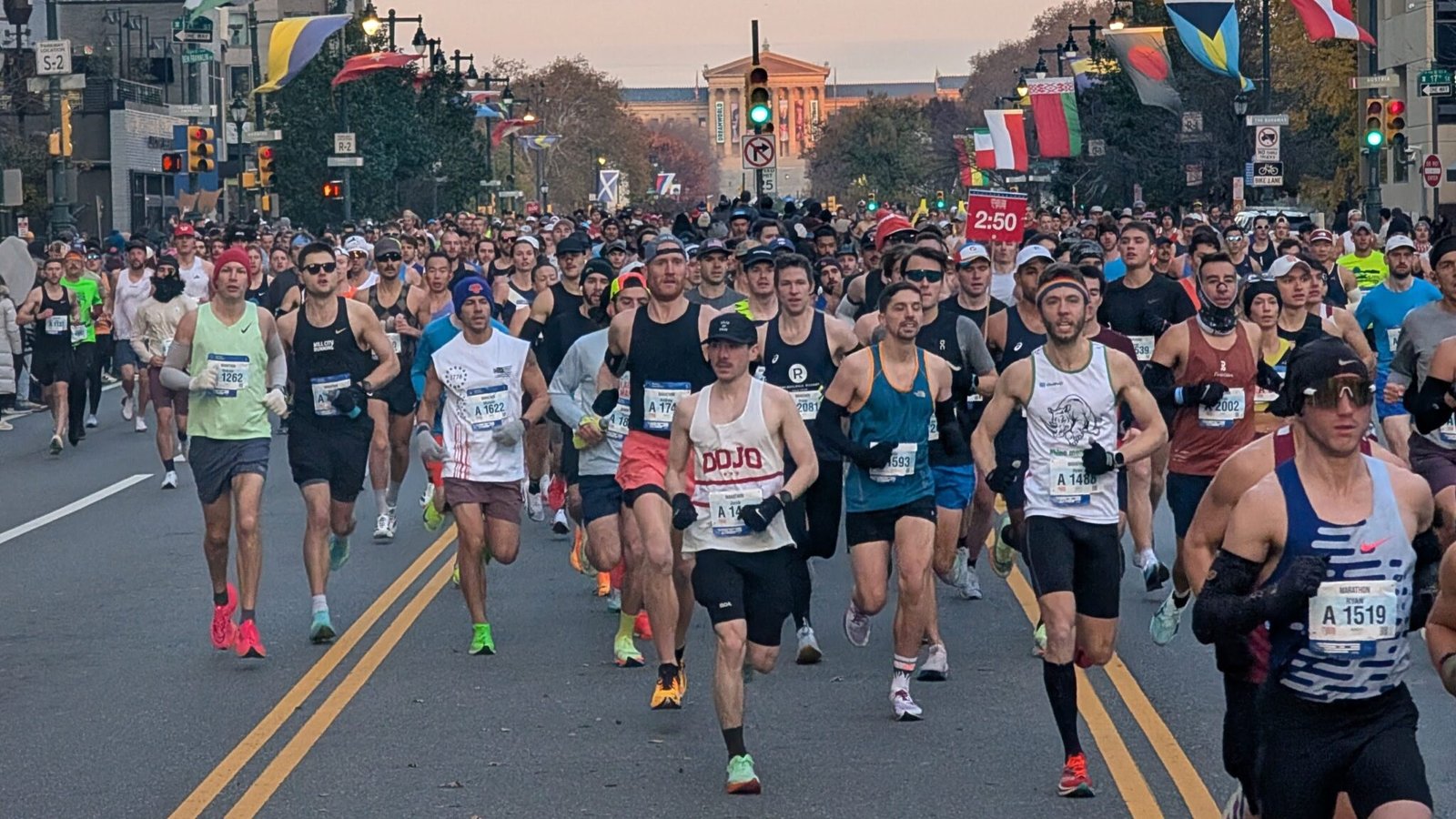 First wave of the 2025 Philadelphia Marathon.